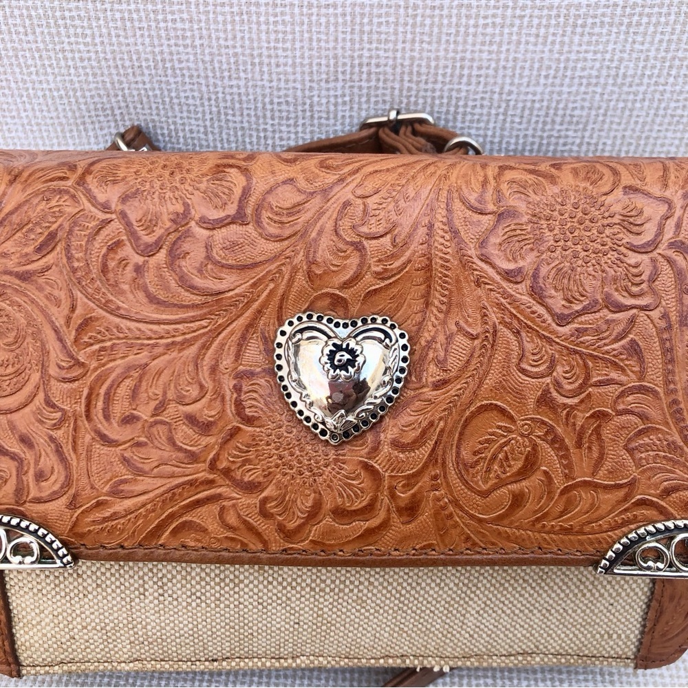 Western Style Crossbody bag organizer 7.5" x 5" detachable strap silver tone - Picture 2 of 8